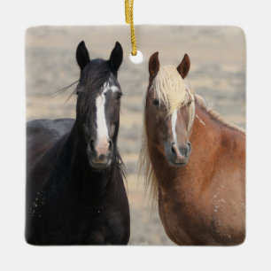 Ornamento cerámico de caballos salvajes McCullough