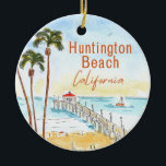Ornamento cerámico de Huntington Beach<br><div class="desc">Captura la esencia de Surf City, EE.UU., con este adorno de cerámica de Huntington Beach artesanal. Con un diseño artístico inspirado en su emblemático muelle, sus playas de arena y su cultura del surf, este adorno es un regalo o un placer perfecto. Añade un toque de encanto costero a tu...</div>