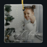 Ornamento cerámico de Keepsake de fotografía famil<br><div class="desc">Estos adornos de vacaciones familiares son perfectos para disfrutar de unas vacaciones personalizadas.</div>