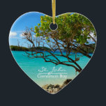 Ornamento cerámico de la bahía de St. John Cinnamo<br><div class="desc">Hermosa isla St John, decoración de cerámica de corazón de Cinnamon Bay Beach. Una maravillosa adición a su colección de ornamentos, y un gran regalo para la familia o amigos o alguien que ame St. John, playas, islas tropicales y la naturaleza! Para más encantadoras tarjetas y regalos con esta imagen...</div>