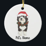 Ornamento cerámico personalizado de Bernedoodle<br><div class="desc">Haz la lista de este año con un adorno personalizado de tu pequeño elfo favorito!</div>