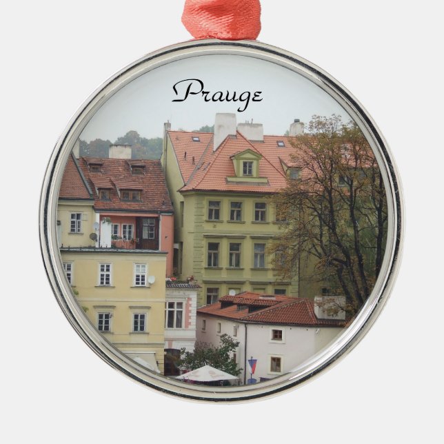 Ornamento colorido de Checo de los edificios de (Frente)