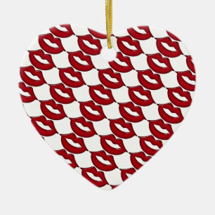 Ornamento con forma de corazón de labios calientes