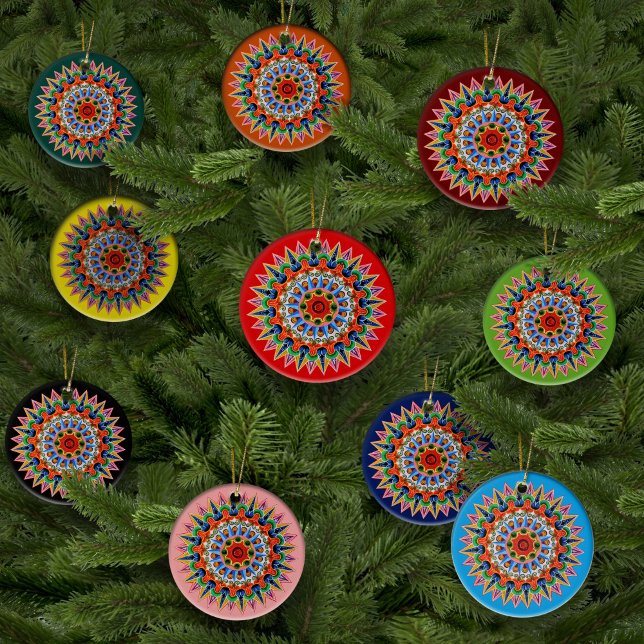 Ornamento costarricense de rueda de OxcartWheel (Colorful Ornaments created from a design found on Oxcart wheels in Costa Rica)