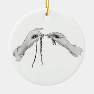 Ornamento crocheting hands vintage