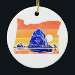 Ornamento de arte Haystack Rock Cannon Beach Line<br><div class="desc">La icónica roca Haystack de Cannon Beach Oregon brilla en este diseño de arte de línea.</div>