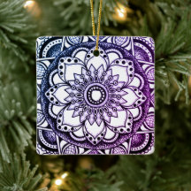 Ornamento de arte morado y azul Mandala
