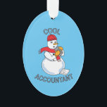 Ornamento de cerámica de Snowman, contable de Guay<br><div class="desc">El texto de un contador de Guay con un Snowman sosteniendo una calculadora y una hoja de reembolso de impuestos a sus pies es un divertido diseño de regalo para contadores públicos certificados y estudiantes de contabilidad.</div>