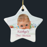 Ornamento de cerámica para bebés de primera Navida<br><div class="desc">Un adorno listo para que tu insertes tu propia foto. Este adorable adorno es perfecto como regalo para amigos y familiares,  o compre uno para usted mismo. La imagen y el texto son totalmente PERSONALIZABLES.</div>