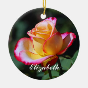 Ornamento de Elizabeth Roses Rojas y Amarillas y R