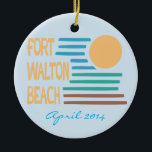 Ornamento de encargo de la fecha de Fort Walton<br><div class="desc">Fort Walton Beach, la Florida, con un sol geométrico moderno en el diseño de la playa en los colores del sol, del cielo, del mar, y de la arena, celebrando esta playa magnífica de la Florida. Cambie el texto con la fecha para hacer juego sus recuerdos, o suprímalo si usted...</div>