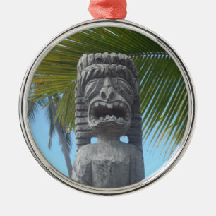 Ornamento de estatua del hombre tiki con cara dive