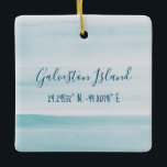 Ornamento de la isla Galveston<br><div class="desc">Magnífica acuarela azul claro que resalta las coordenadas de longitud y latitud de la isla Galveston, Texas.</div>