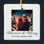 Ornamento de la primera pareja de recién casados d<br><div class="desc">Una forma original de recordar tu primera Navidad como pareja casada. Nuestro moderno adorno contiene Navidades,  un diseño romántico que usted puede personalizar. Hace un gran regalo y un recuerdo duradero. Haga clic en el botón de edición para personalizar este diseño con sus fotos y detalles.</div>