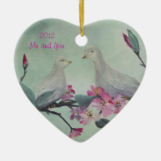 Ornamento de las palomas del amor con el TEXTO