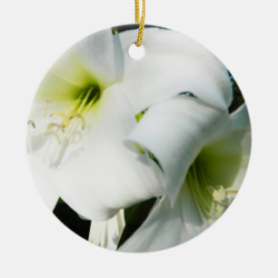 Ornamento de los lirios blancos