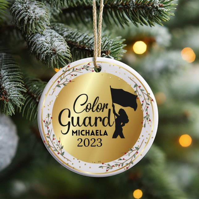 Ornamento de Navidad de la Banda de Marcha de la G (Christmas ornament for a marching band color guard member customized with name and year)