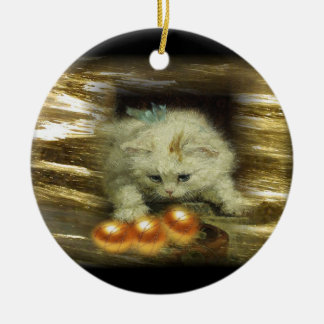 Ornamento de oro del momento