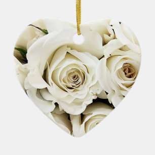 Ornamento de rosas blancas