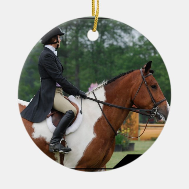 Ornamento del anillo de la demostración del (Frente)