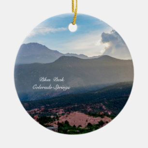 Ornamento del Círculo de atardecer con pico de los