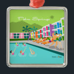 Ornamento del Hotel Retro Palm Springs<br><div class="desc">Este adorno navideño del Retro Palm Springs Hotel es tan fabuloso como kitschy. Su brillante y brillante fachada de arco iris queda eclipsada por las montañas de color verde limón y palmeras espectacularmente icónicas. Hay un fiesta en la piscina con bellezas para bañarse y hombres musculares tomando algo de vitamina...</div>