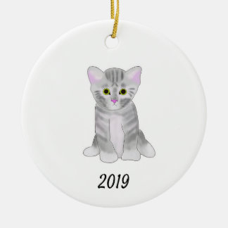Ornamento gris lindo del gatito para el navidad o