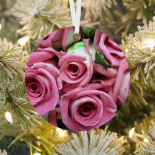 Ornamento Metalizado de circulo de rosas rojas y a