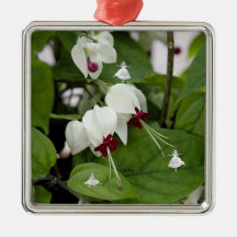 Ornamento Metalizado de hadas blancas en la sombra