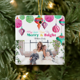 Ornamento navideño colorido y moro