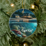 Ornamento navideño de Cape Cod<br><div class="desc">Recuerda los meses de verano que pasaste en Cape Cod cuando estás nevado en estos Navidades.</div>