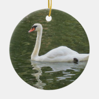 Ornamento navideño de cisne nadador