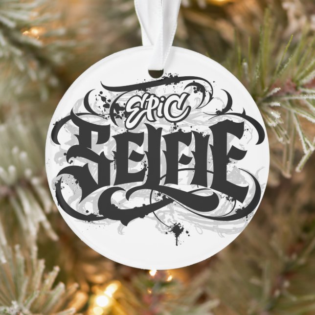 Ornamento navideño de 'Epic Selfie' que dice tatua (Árbol)