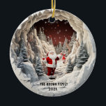 Ornamento navideño de Santa Claus 3D<br><div class="desc">Ornamento navideño 3D de Santa Claus con colores rojo,  blanco y verde. Dos líneas de texto de personalizable para personalizar este ornamento.</div>