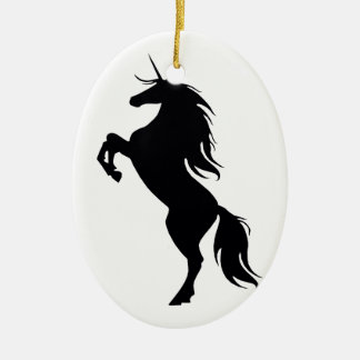 Ornamento óval de silueta de unicornio negro