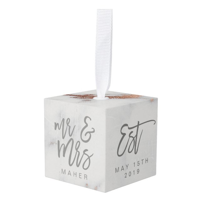 ORNAMENTO PERSONALIZADO DE MÁRMOL Y EFECTO ORO ROS (Anverso en perspectiva)