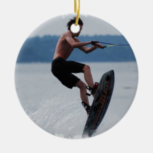 Ornamentos de salto del Wakeboarder