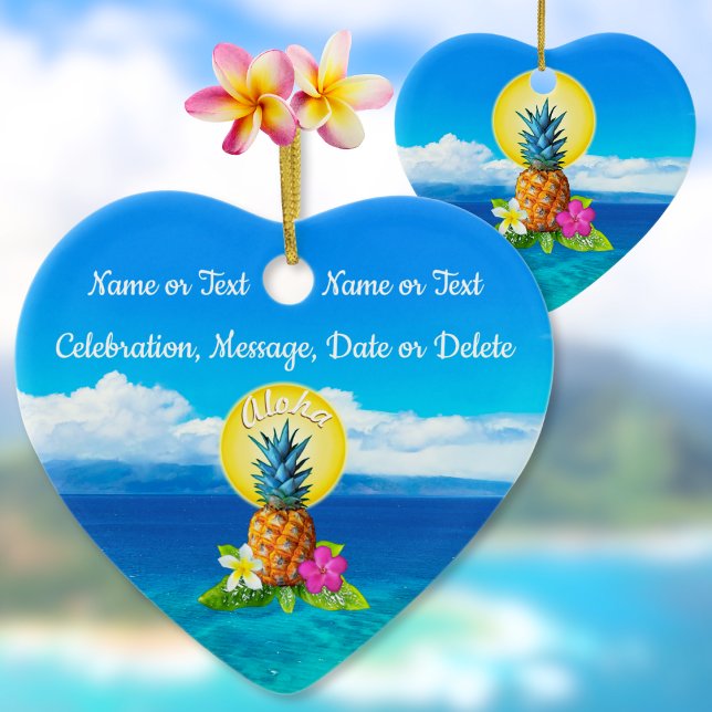 Ornamentos hawaianos con los nombres del par, (Hawaiian Christmas Ornaments. Hawaii Ornaments. Hawaiian Christmas Gifts. Tropical Pineapple Gifts.)