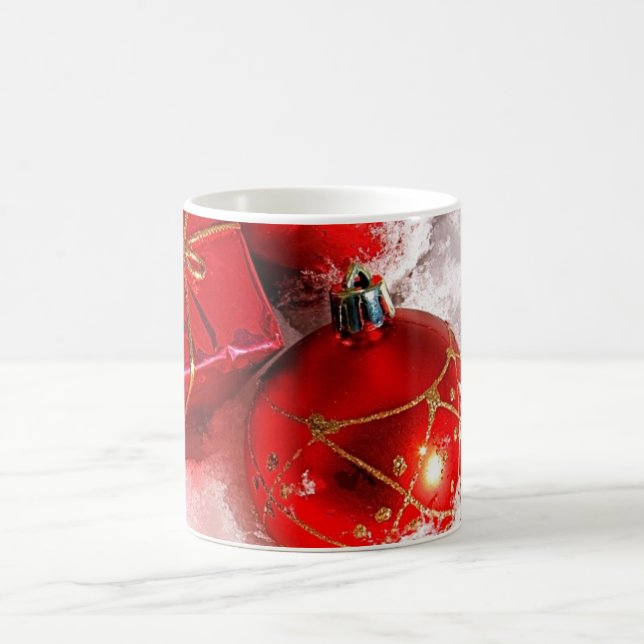 Ornamentos y presentes de la taza del navidad en (Centro)