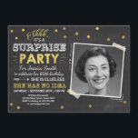 Oro de la pizarra de la invitación del cumpleaños<br><div class="desc">¡De manera perfecta del ♥ A de invitar a sus huéspedes a esta fiesta de cumpleaños especial! Oro en diseño de la pizarra.</div>