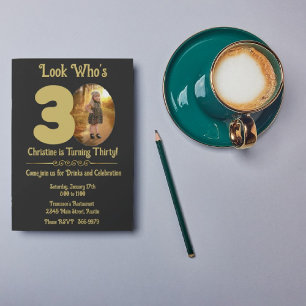 Oro en negro con foto 30 cumpleaños de invitación