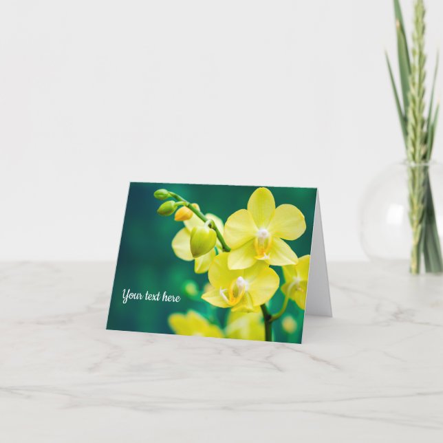 Orquídea amarilla en tarjeta de felicitación verde (Anverso)