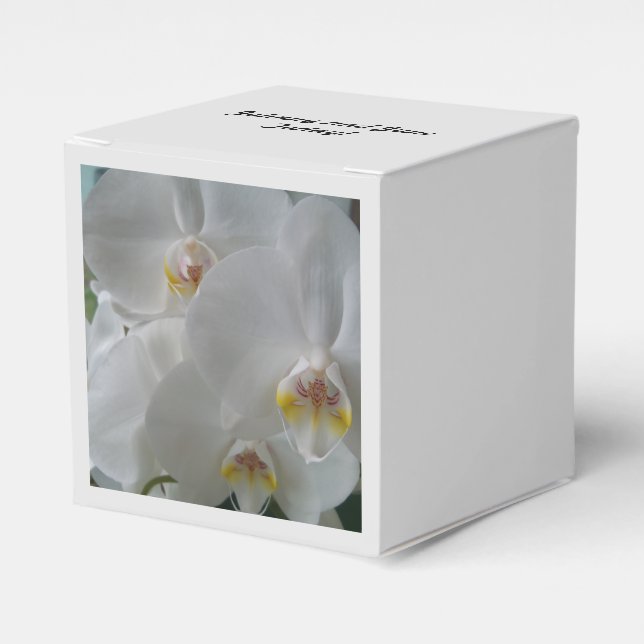 Orquídeas blancas en cajas de favores personalizad (Costado Anverso)