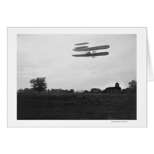 Orville Wright en el vuelo 41 a 60 pies de altura