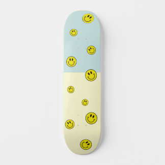 Osito sonriente monopatín de cara sonriente 