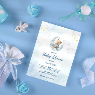 Oso bebé lindo en la invitación a la luna en Baby