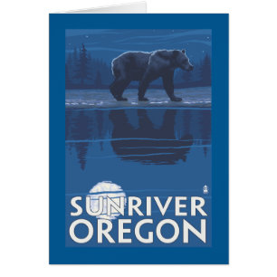 Oso en claro de luna - río de Sun, Oregon