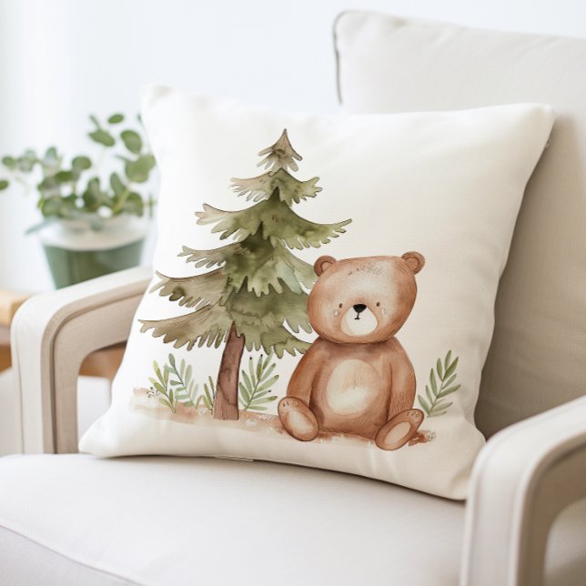 Oso lindo con almohada de árbol de pino, animal de (Subido por el creador)