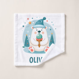 Oso Polar Adorable Relajándose con Helado