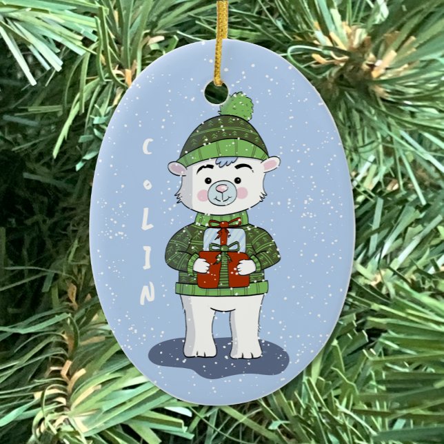Oso polar con regalos Ornamento azul de Navidad (Polar bear blue Christmas tree ornament .)